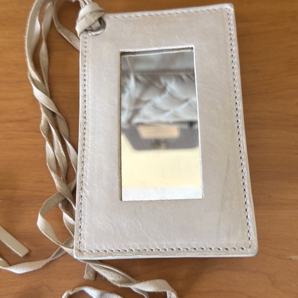 Balenciaga Matelasse Paris quilted  ivory leather handbag with mirror - Picture 5 of 17
